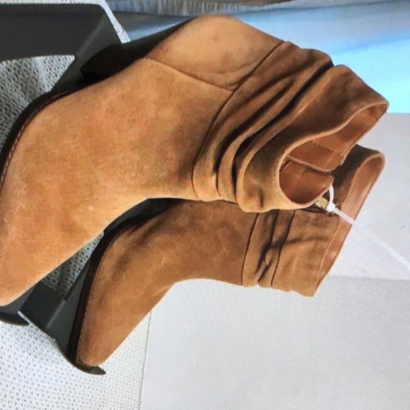Vince camuto slouch suede booties size 9.5 - Picture 3 of 5